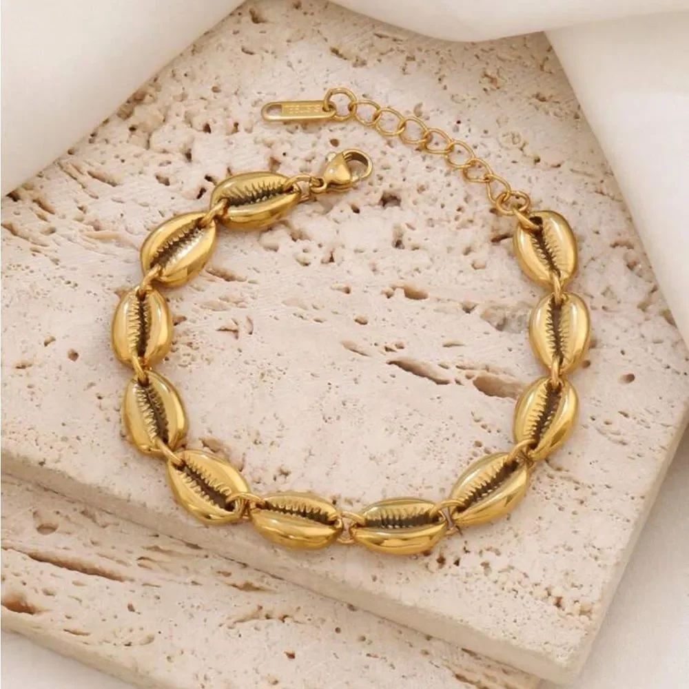 Gold Shell Bracelet A1098